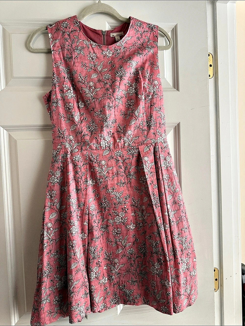 Gap Floral Midi Dress in Pink Size 4 Like New